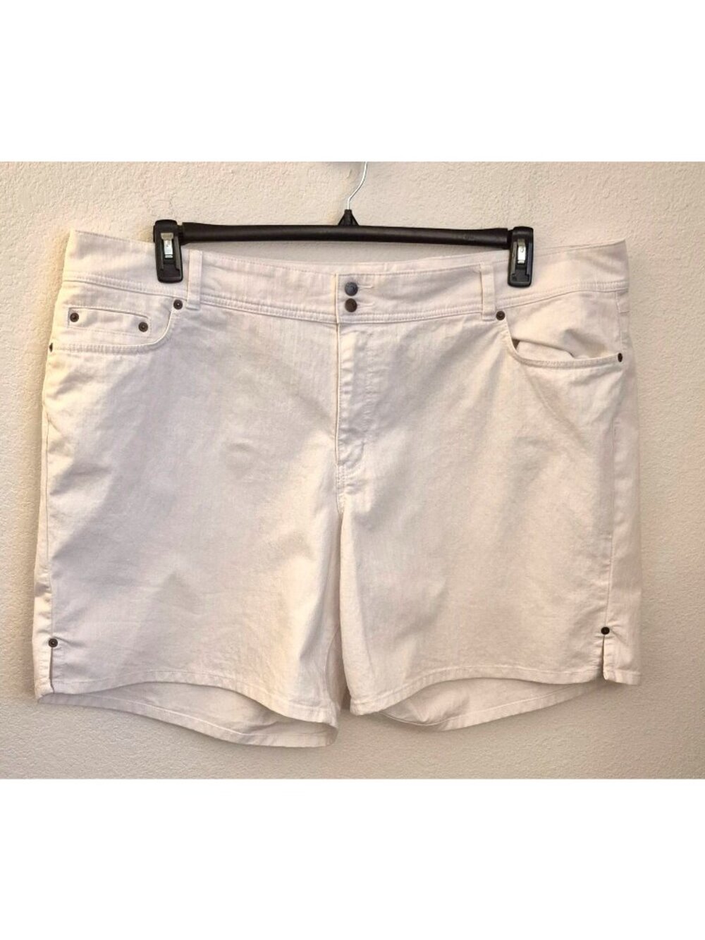 Vintage Venezia Classic White Cotton Blend Denim Shorts Size 28W EUC